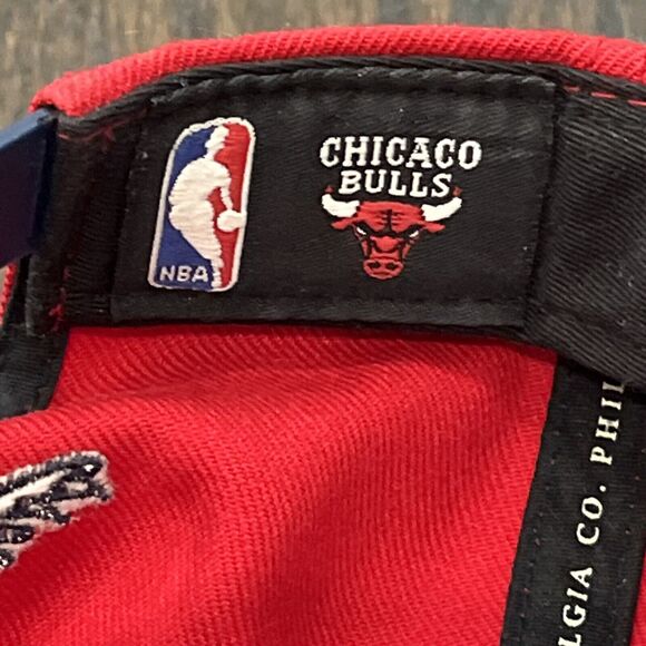 Chicago Bulls Snapback Hat Mitchell Ness NBA Red Blue Embroidered Star Horns Cap - Picture 5 of 7